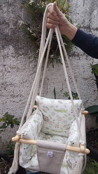 Balanço Bebe Infantil em Tecido/madeiracom Almofadas Extras