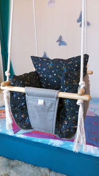 Balanço Bebe Infantil em Tecido/madeiracom Almofadas Extras