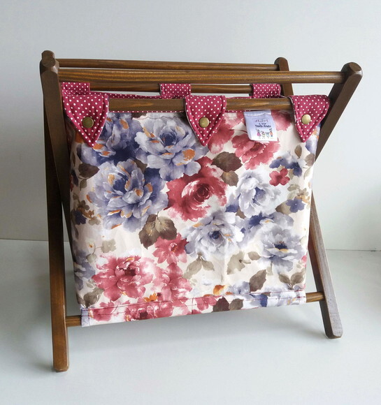 BOLSA TRICÔ/CROCHÊ /REVISTEIRO/BRINQUEDOS EM MADEIRA/TECIDO