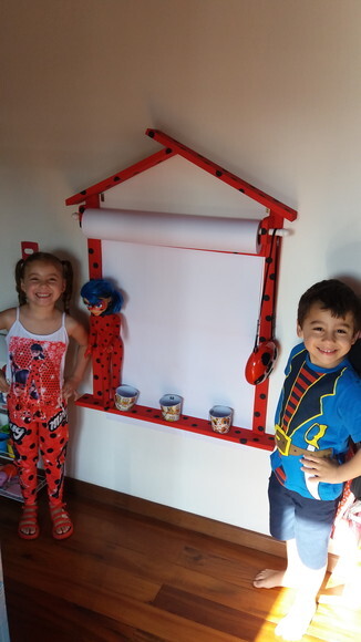 KIT CASINHA C/ LOUSA BRANCA E SUPORTE PAPEL PARA DESENHAR