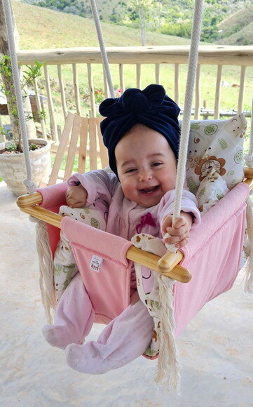 Balanço Bebe Infantil em Tecido/madeiracom Almofadas Extras