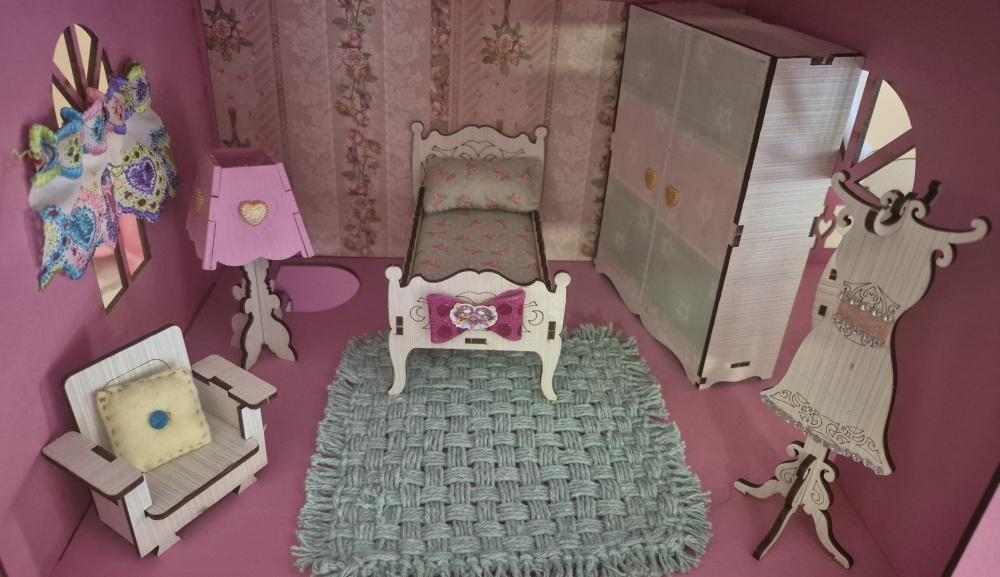 Casa casinha de bonecas com iluminação