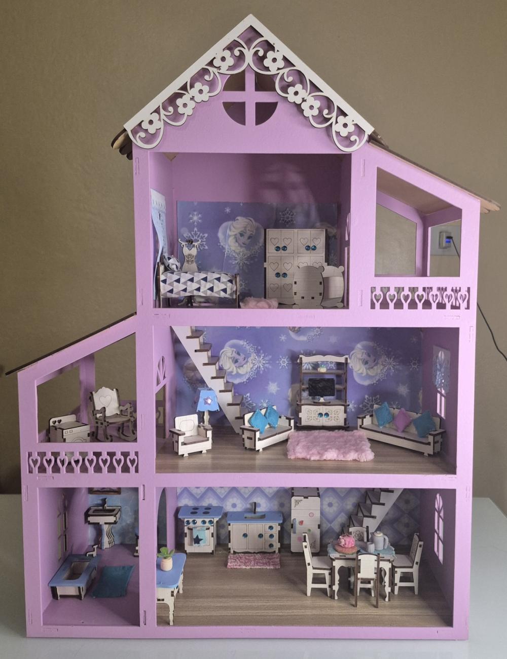 Casa casinha de boneca tema Frozen  com iluminação