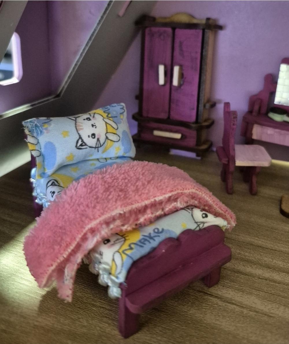 Castelinho casa casinha de boneca com iluminação e decorações