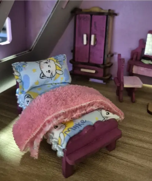 Castelinho casa casinha de boneca com iluminação e decorações