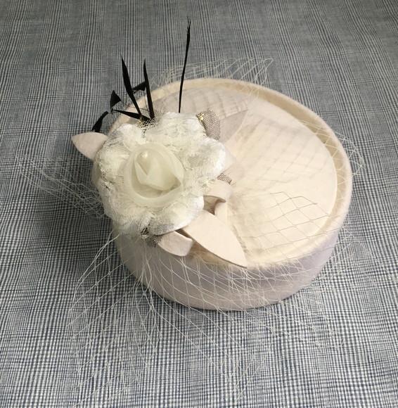 Casquete Off White Rosas