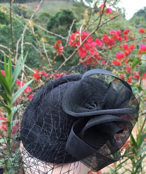 Casquete Preto com Tule