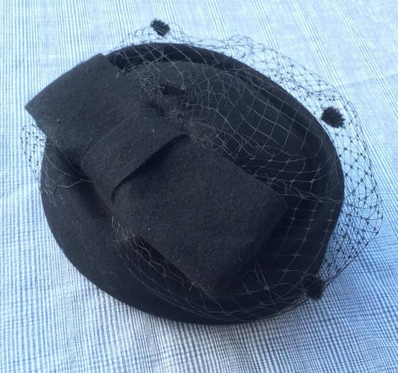Casquete Preto Laço