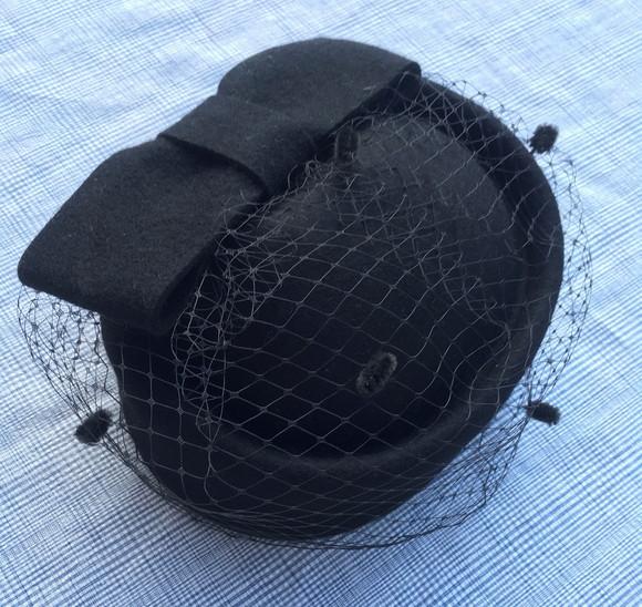 Casquete Preto Laço