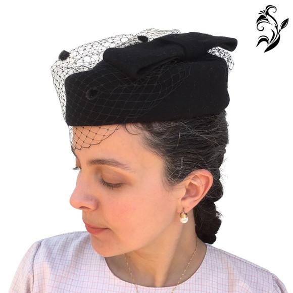Casquete Preto Laço