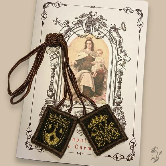 Kit 2 Escapulários Marrons Bordados - Frete Grátis