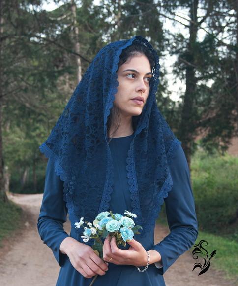 Véu de Renda Azul para Missa