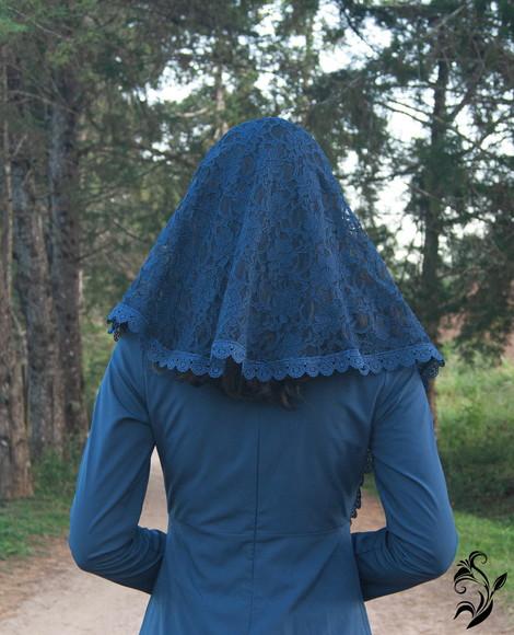 Véu de Renda Azul para Missa