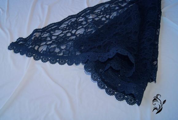 Véu de Renda Azul para Missa com Barrado
