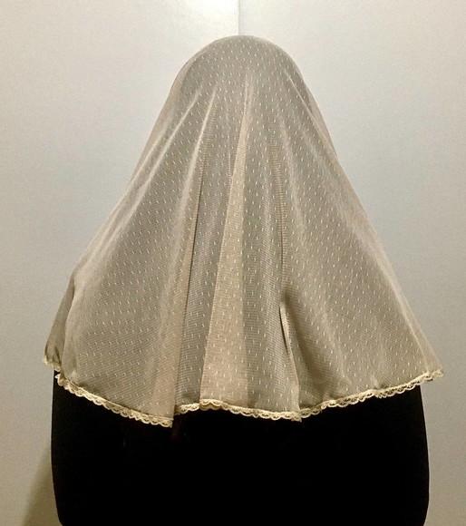 Véu de renda bege para missa - Tamanho G