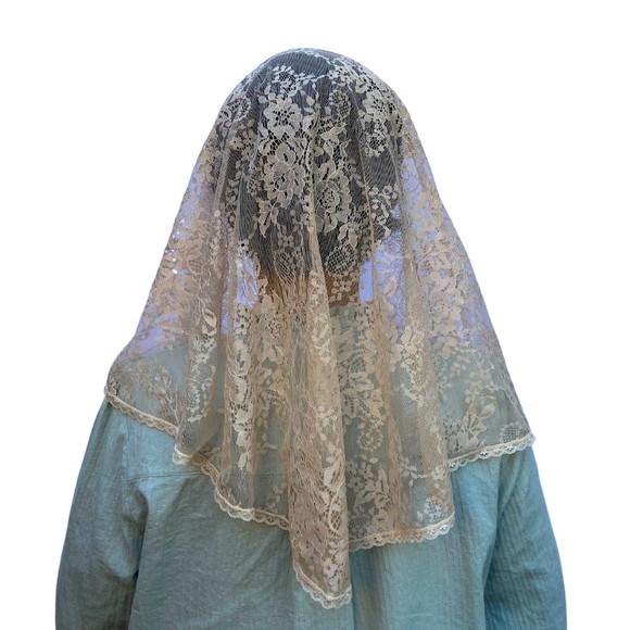 Véu de Renda Bege para Missa - Tamanho m