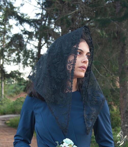 Véu de Renda Preto para Missa