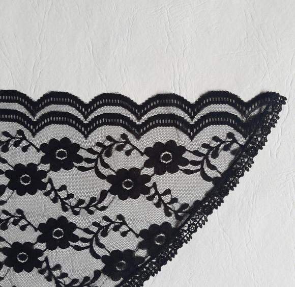 Véu de Renda Preto para Missa