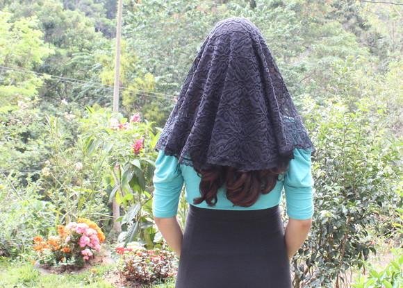 Véu de renda preto para missa - Tamanho M