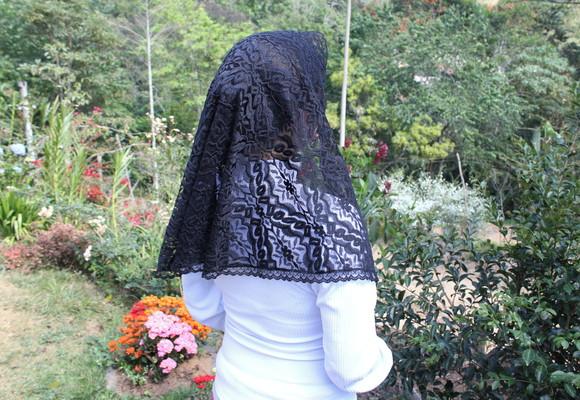 Véu de renda preto para missa - Tamanho M
