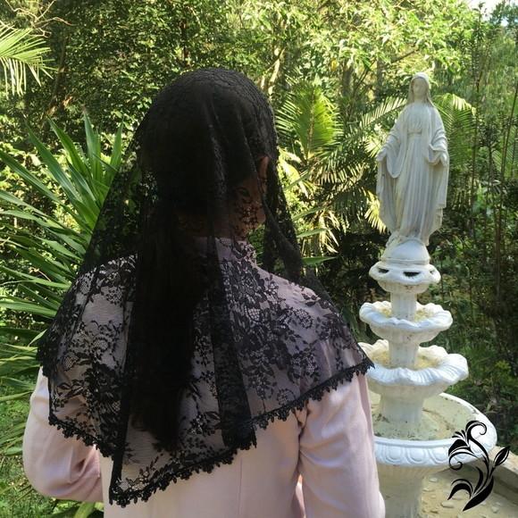 Véu de Renda Preto para Missa - Tamanho m