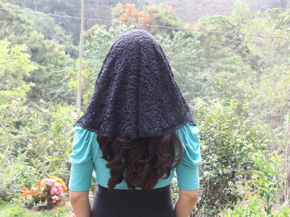 Véu de renda preto para missa - Tamanho P