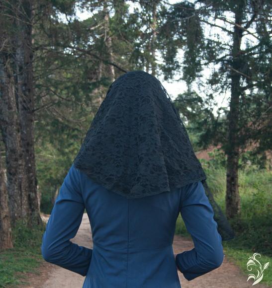 Véu de Renda Preto para Missa m com Barrado