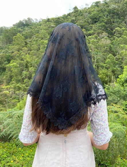Véu triangular preto para missa - Tamanho M