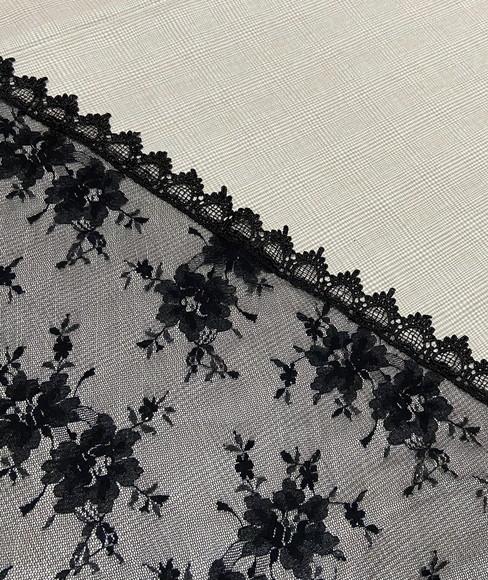 Véu triangular preto para missa - Tamanho M