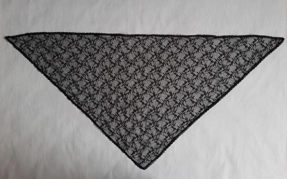 Véu Triangular Preto para Missa - Tamanho m