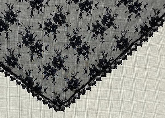 Véu Triangular Preto para Missa - Tamanho m