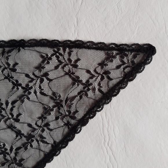 Véu Triangular Preto para Missa - Tamanho m