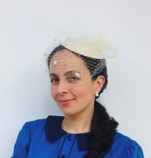 Casquete Bege Com Tule