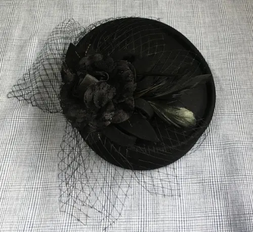 Casquete Preto Rosas