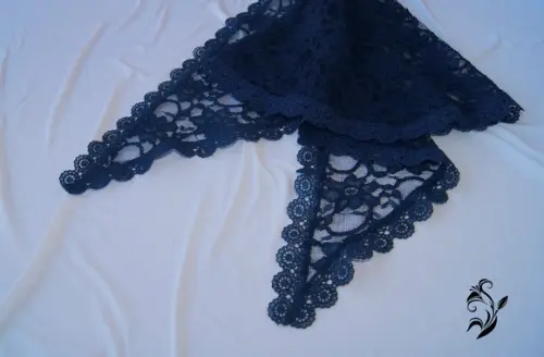 Véu de Renda Azul para Missa