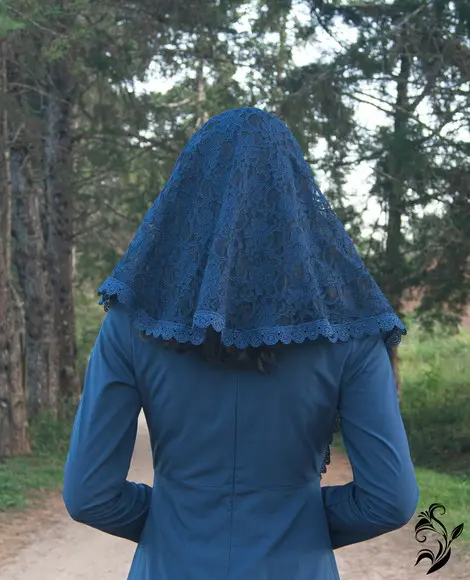 Véu de Renda Azul para Missa