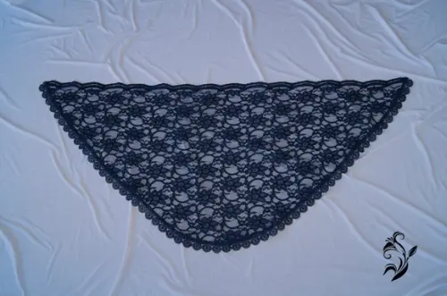 Véu de Renda Azul para Missa com Barrado