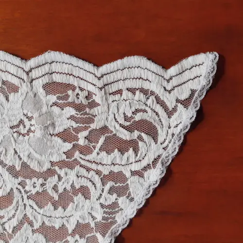 Véu de renda branco para missa - Tamanho M