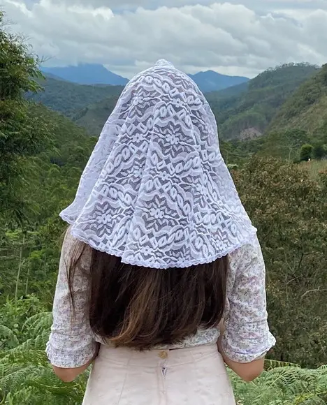 Véu de renda branco para missa - Tamanho P