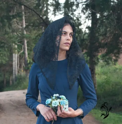 Véu de Renda Preto para Missa