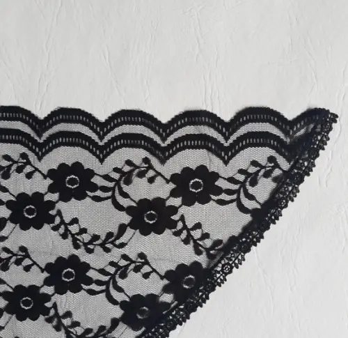 Véu de Renda Preto para Missa