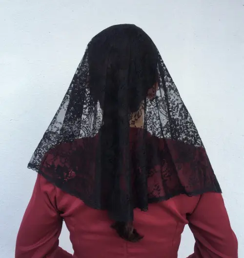 Véu de Renda Preto para Missa - Tamanho m