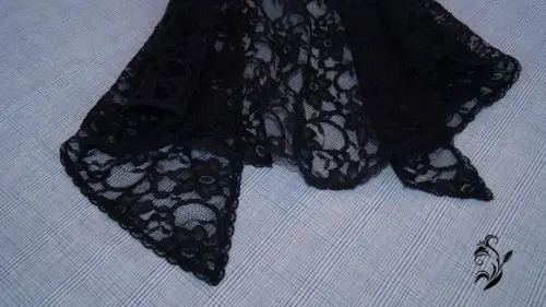 Véu de Renda Preto para Missa G