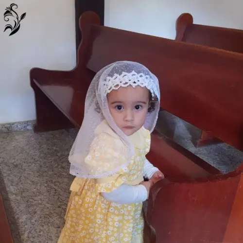 Véu Infantil para Missa com Tiara de Crochê