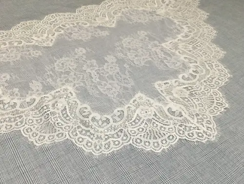Véu Modelo Mantilha Branco