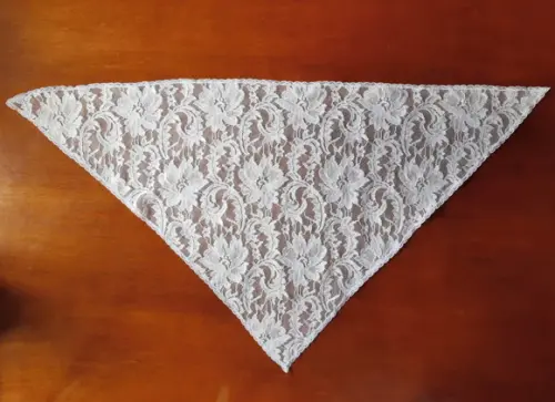 Véu Triangular Branco para Missa - Tamanho m