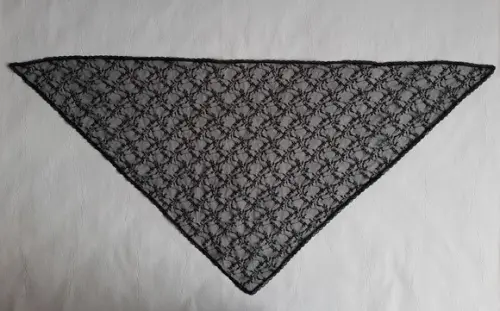 Véu Triangular Preto para Missa - Tamanho m