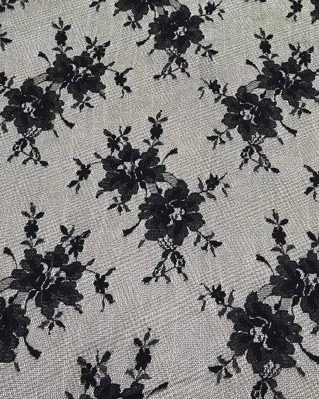 Véu triangular preto para missa - Tamanho M