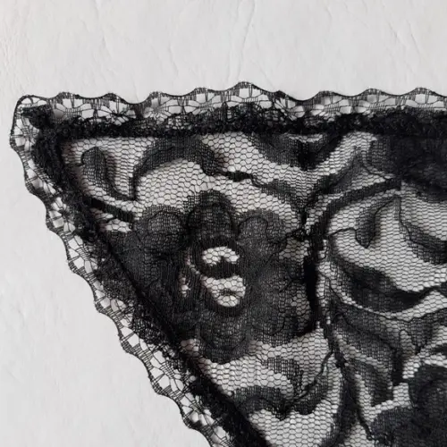 Véu triangular preto para missa - Tamanho P