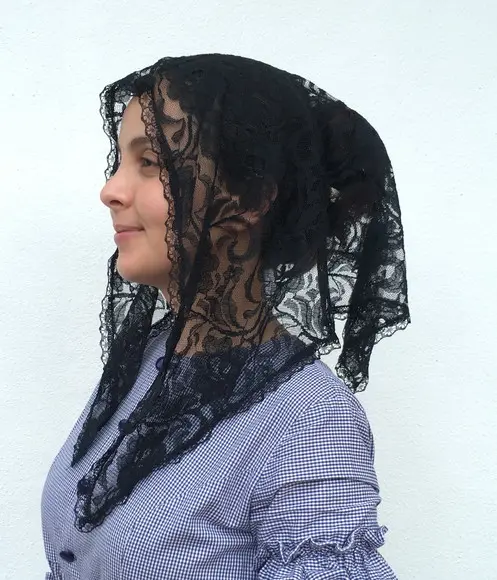 Véu triangular preto para missa - Tamanho P
